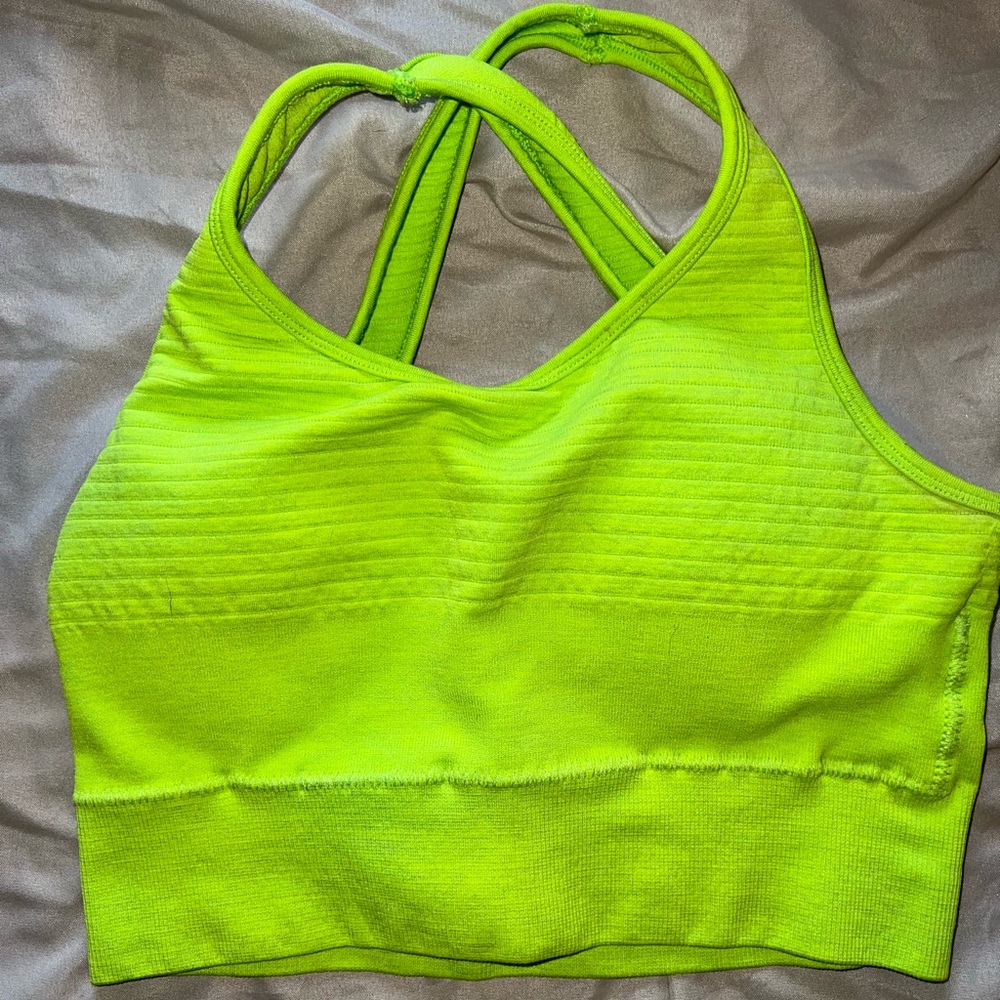 Alphalete sports bra